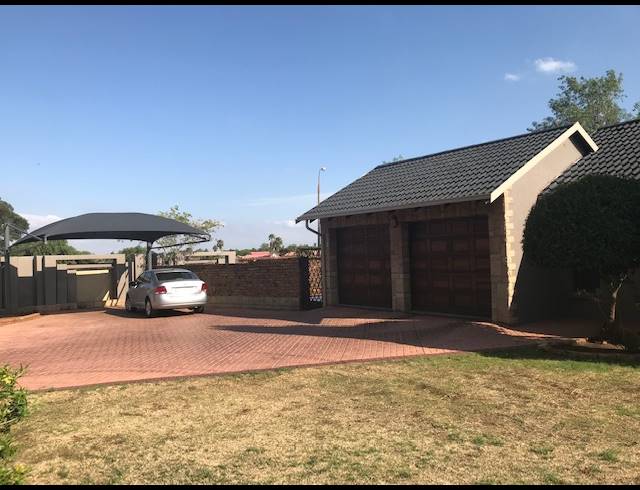 3 bed property to rent in BONAERO PARK